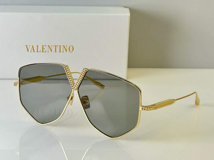 Picture of Valentino Sunglasses _SKUfw65111988fw